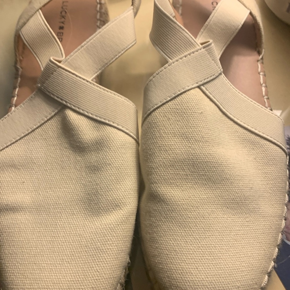 New without tags Size 7 Lucky Brand Canvas sandals